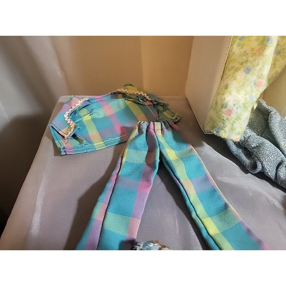 Vintage‎ Doll Clothing Lot - 10+ Complete Outfits & Case.